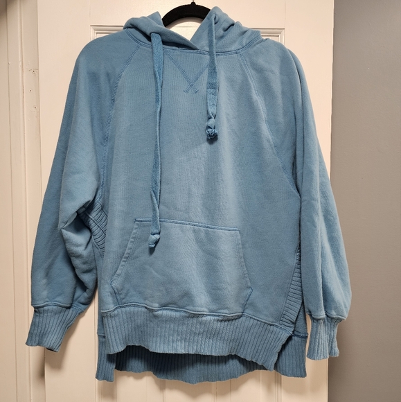 American Eagle Outfitters Tops - American Eagle sweatshirt